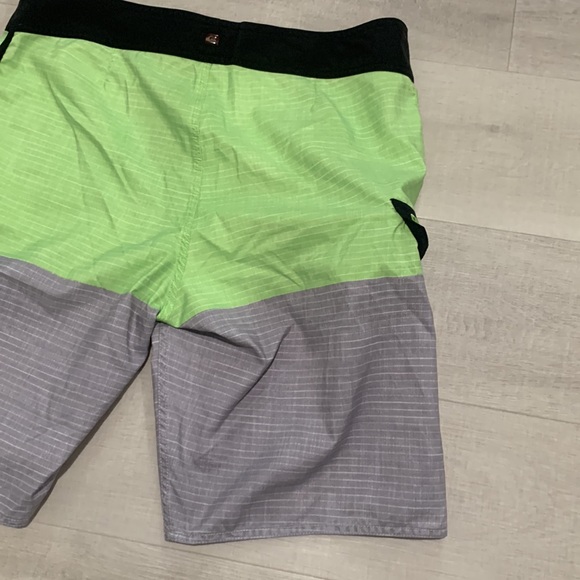 QUIKSILVER Board Shorts Bathing Suite Size 34 Grey Green - Picture 5 of 8